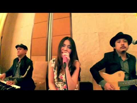 รักข้ามขอบฟ้า วงดนตรีงานแต่งงาน wedding band by น้อง เฟิร์น applegirlsband Screen Shot